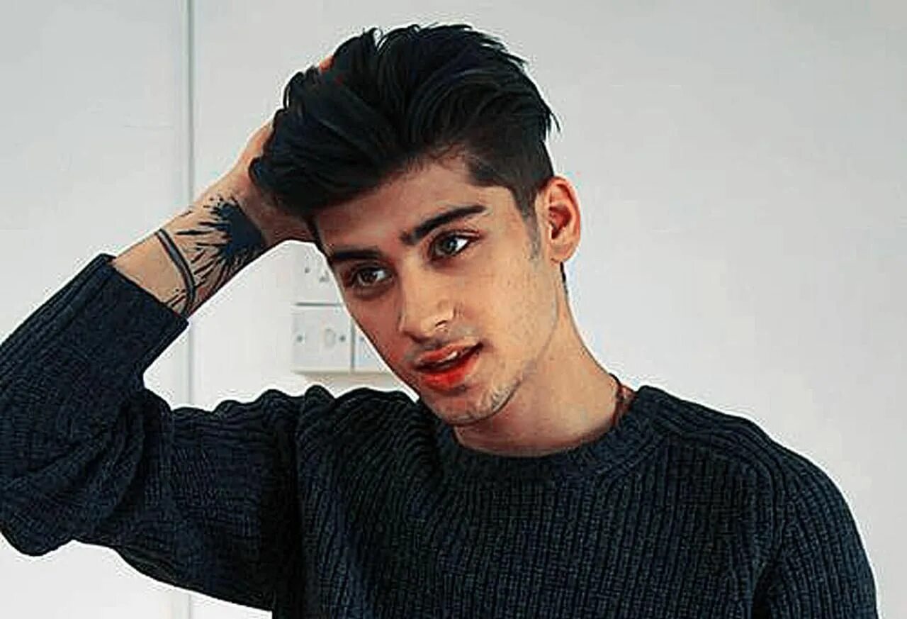 Zayn 2022. Зейн пэйс. Malik delgaty. Японский малик. Зейн малик 2022.