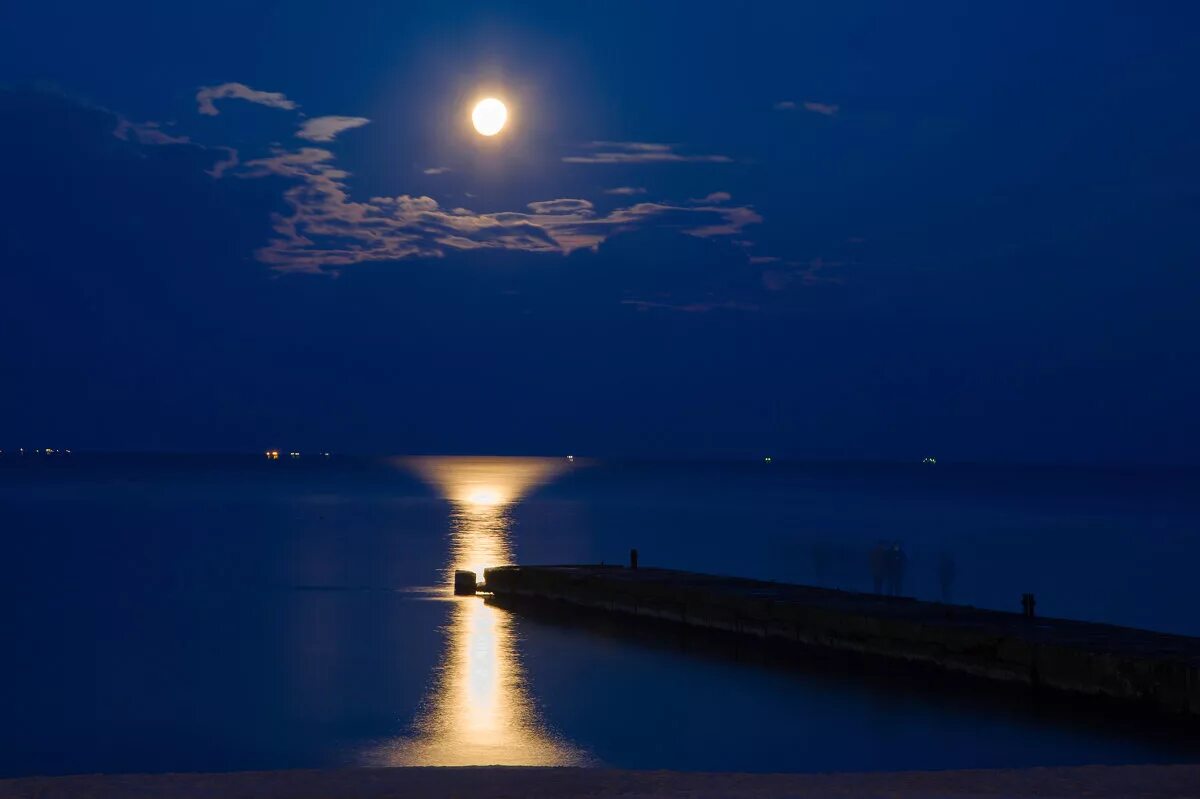 Лунная дорожка. Ночное море. Лунная дорожка. Лунная дорожка. Лунная дорожка.