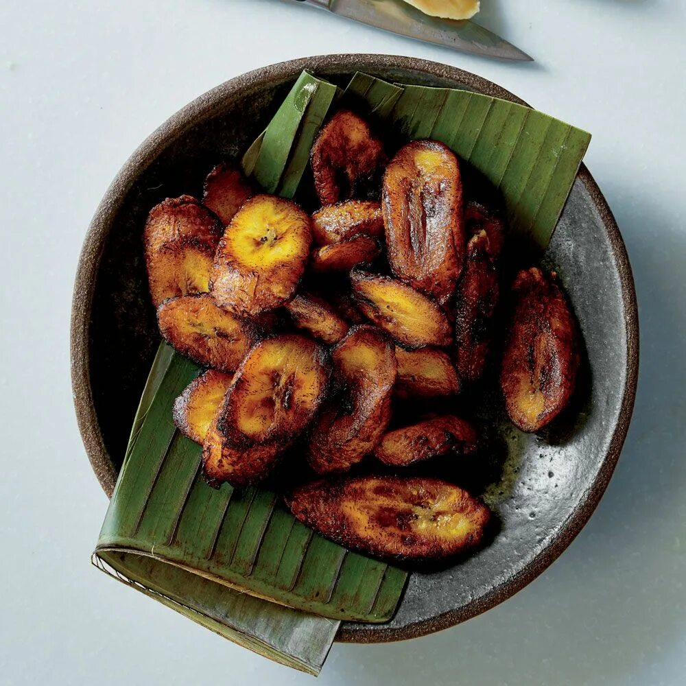 Жареный банан рецепт с фото. Жареные плантаны. sweet plantains. жареные бананы. блюда из жареных бананов.