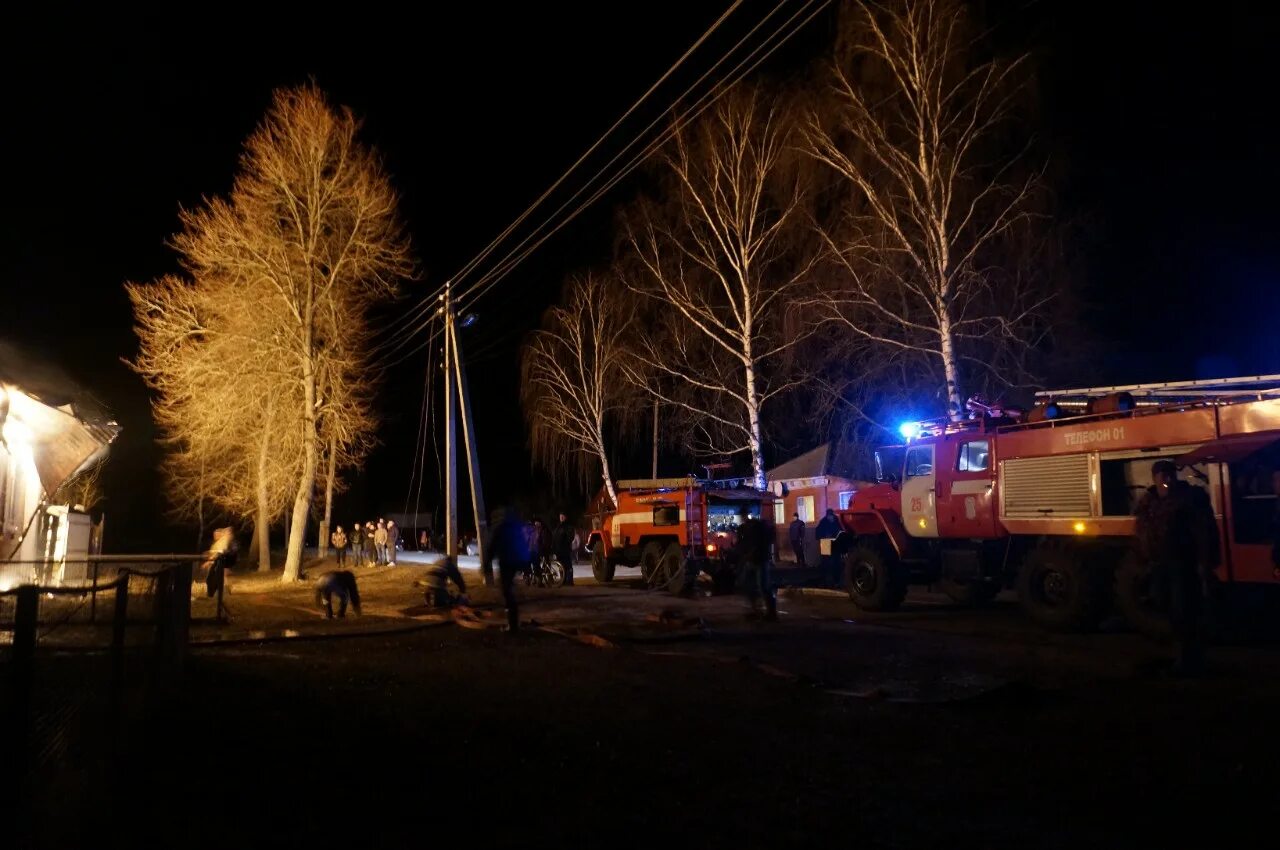 Пожар дома. Горящий дом. Гусь в пожаре. Железная пожар. Пожар в гусе железном.