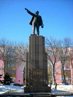 Памятник кому установлен на красной площади ярославля