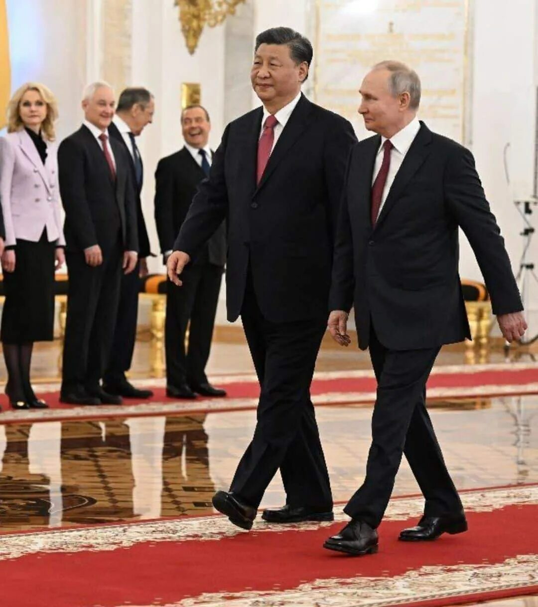 Переговоры медведева. Медведев Лавров си Цзиньпин. Фото Путина си Цзиньпина и Медведева.