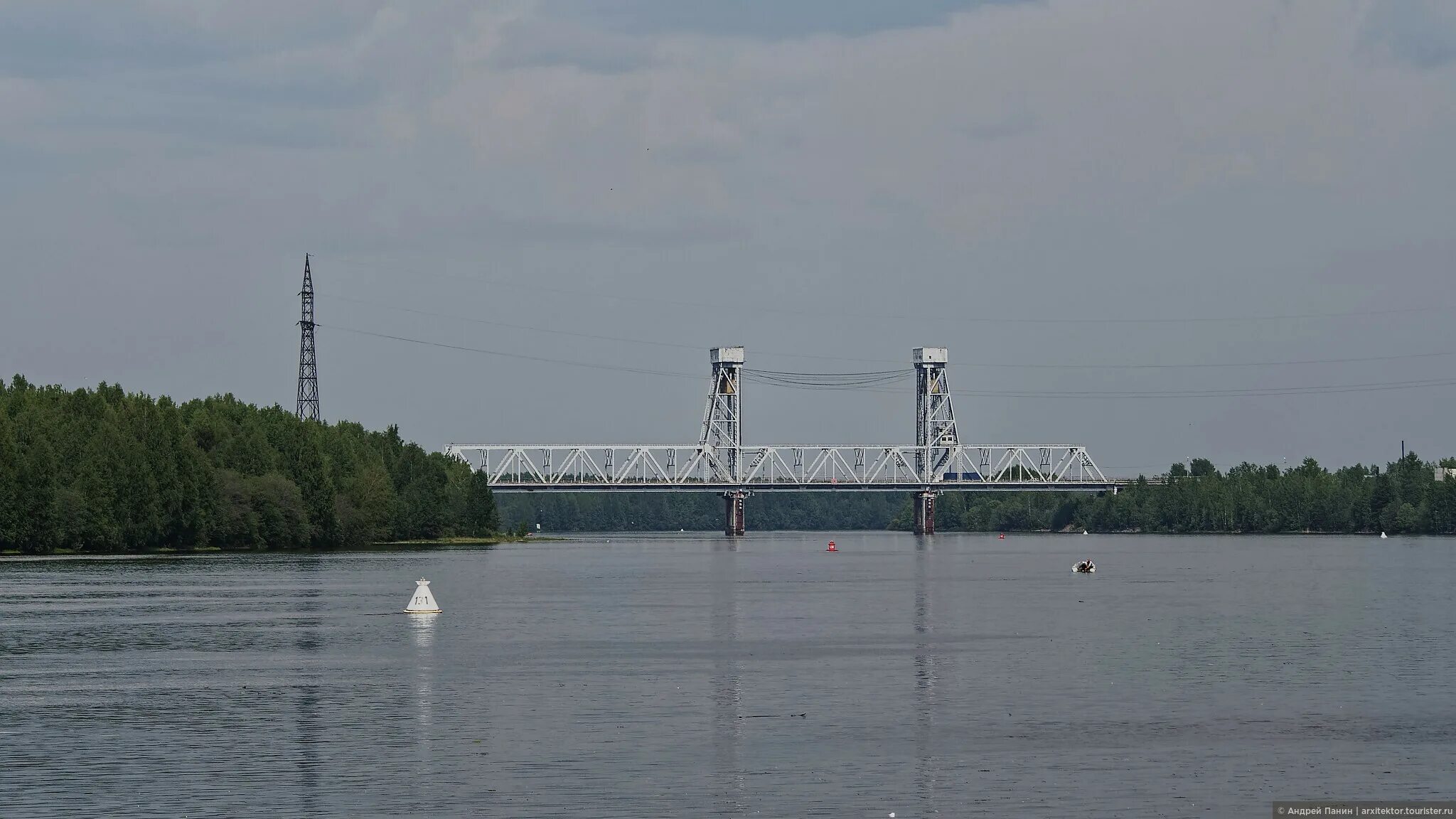Разводной мост через реку свирь. Мост подпорожье. Мост через свирь в лодейном поле. Подпорожье железнодорожный мост. Мост через свирь в лодейном поле.
