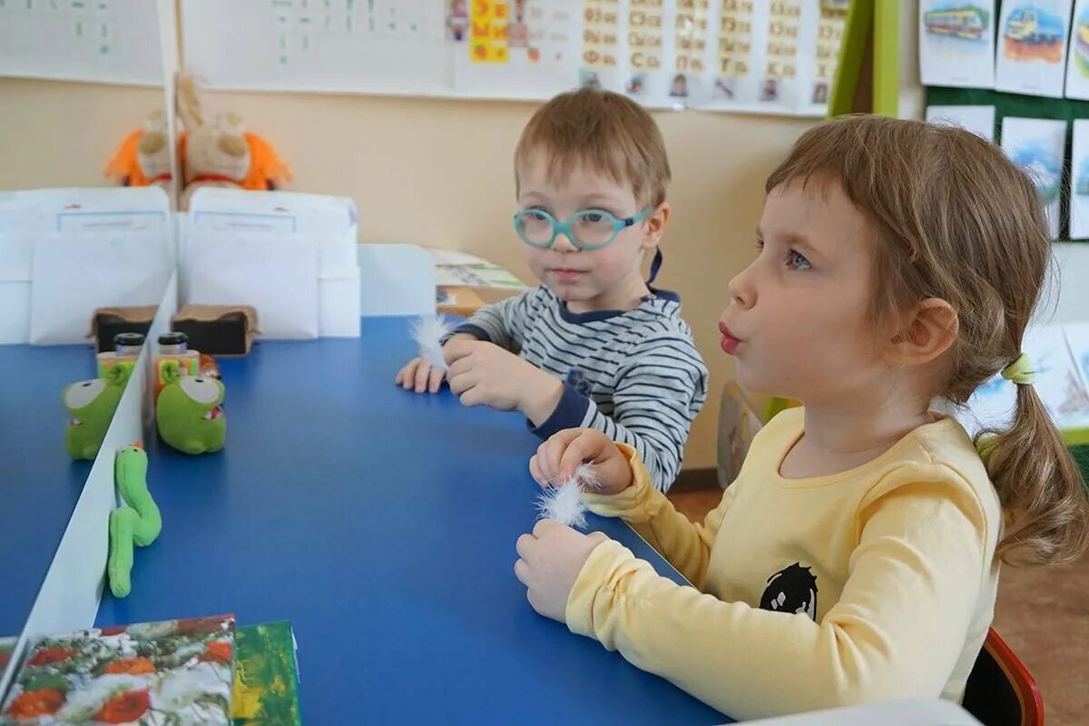 Обследование ребенка дошкольного возраста. Занятия с логопедом. Занятия с детьми с ОВЗ. Занятия с логопедом для детей. Логопедические занятия с детьми с ограниченными возможностями.