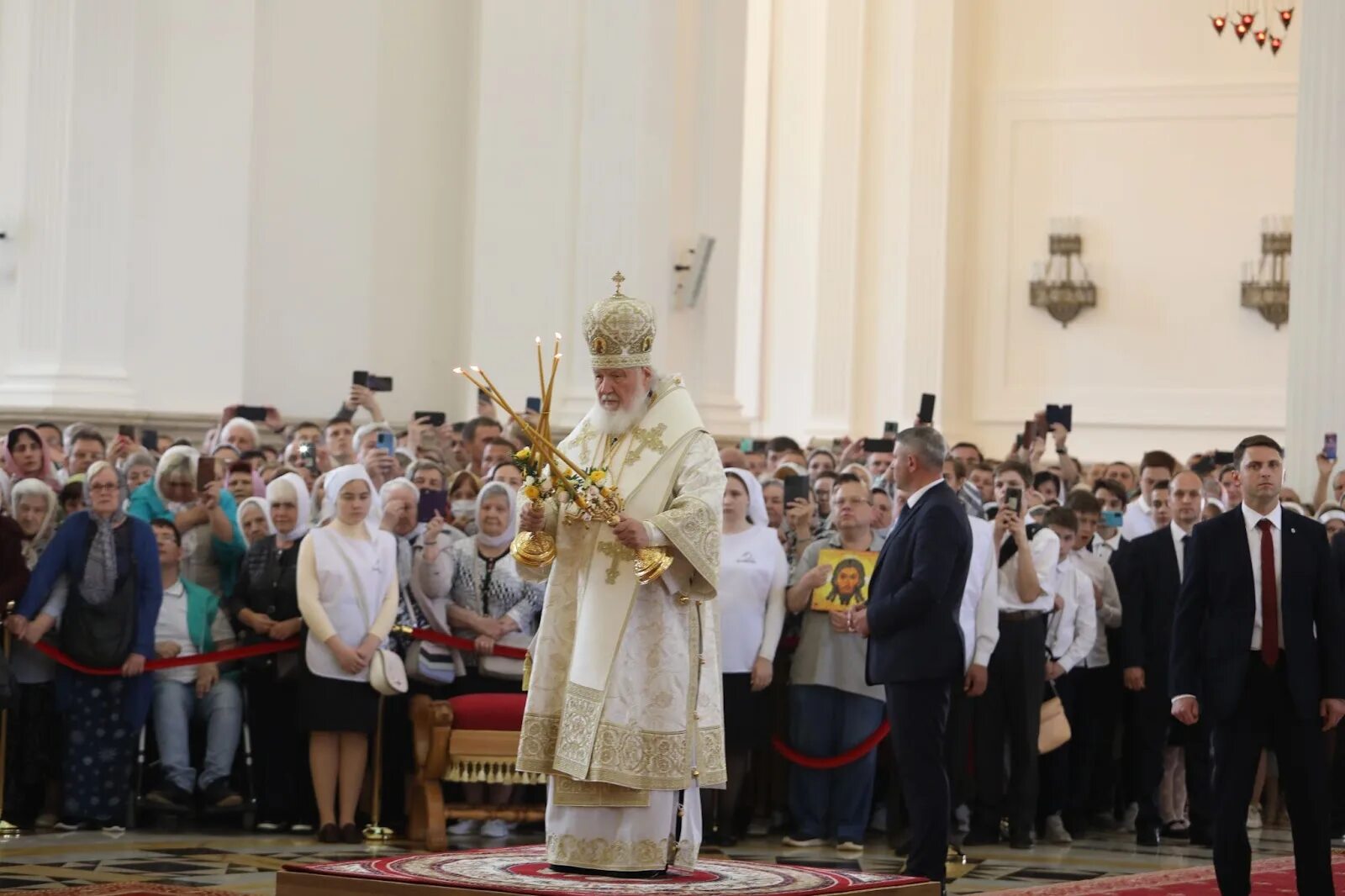 Служба храм пенза. Духовенство спасского кафедрального собора пенза.. патриарх кирилл в пензе 2022. спасский кафедральный собор пенза освящение. патриарх кирилл 2022.