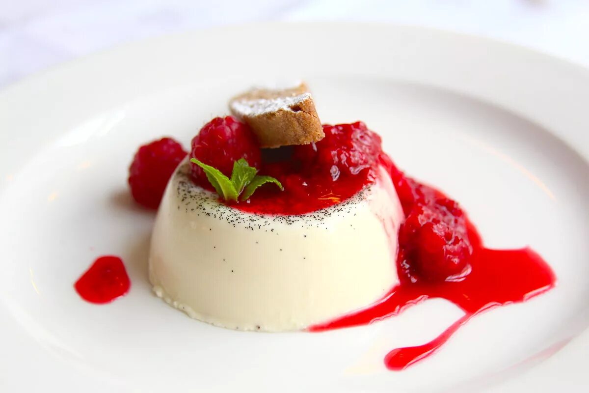 Панакота что это за блюдо. Панна котта. Итальянская panna cotta. Панна котта итальянские десерты. Панакота что это за блюдо.