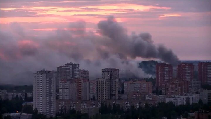 Обстрелы москвы будут. Обстрел Донецка 13 июня. Массированный обстрел Донецка. Смерч в Москве. Обстрел Донецка сегодня.