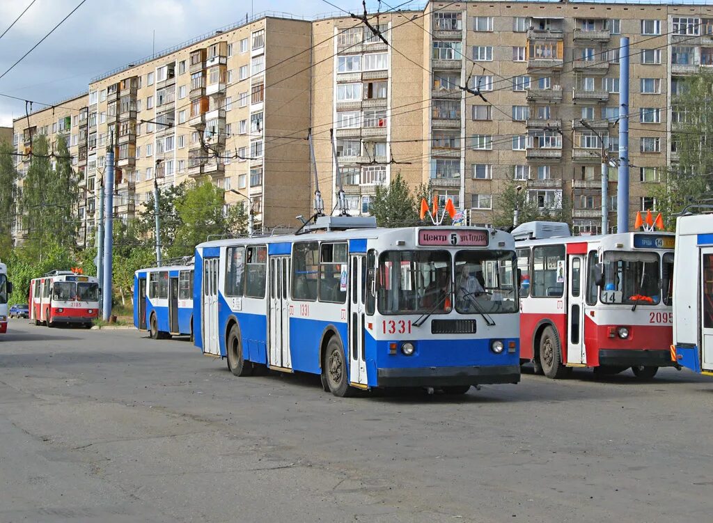 Троллейбус 10 ижевск сегодня. Зиу 682г00 ижевск. ижевск троллейбус 1331. троллейбус ижевск зиу 682г. троллейбус ижевск 2140.