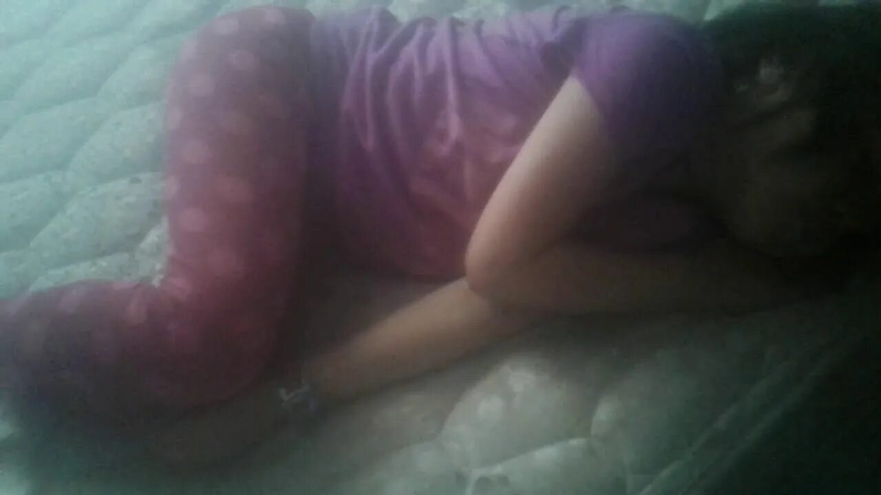 My sister sleep. Sleeping with sis. Спящие девушки. Сон yung. Sleeping sister 18.