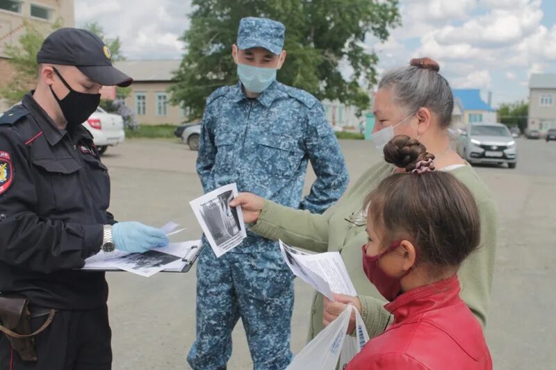 Новости адамовка оренбургской. Поселок Майский Адамовский район. Поселок Адамовка. Адамовка Адамовский район Оренбургская область. Профилактическая беседа участкового.