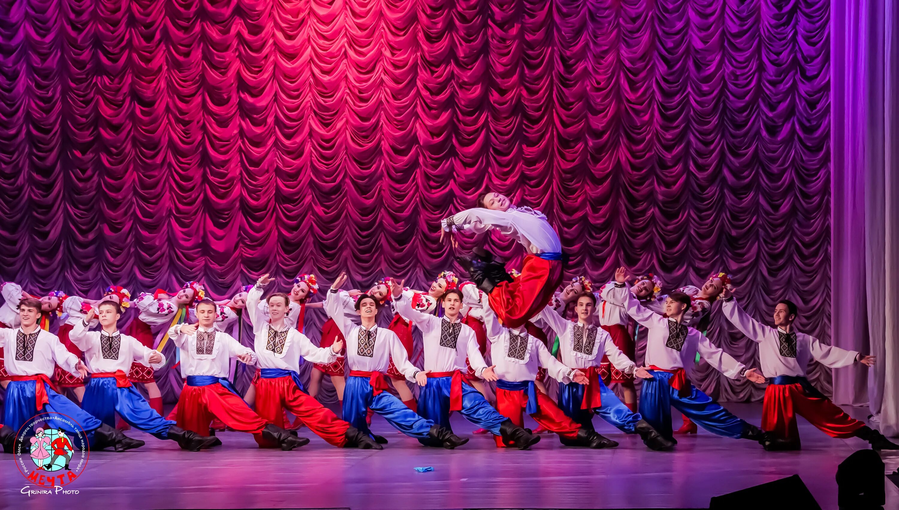 группа омских музыкантов старое кафе. ансамбль танца иртыш омск фото. ансамбль иртыш омск. омский народный хор ансамбль. ансамбль искорка котельнич.