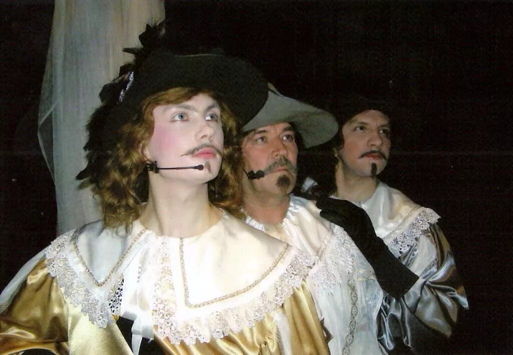 Три мушкетера театр. Три мушкетера театр. Три мушкетера театр у никитских ворот. Три мушкетера драмтеатр. Мюзикл три мушкетера.