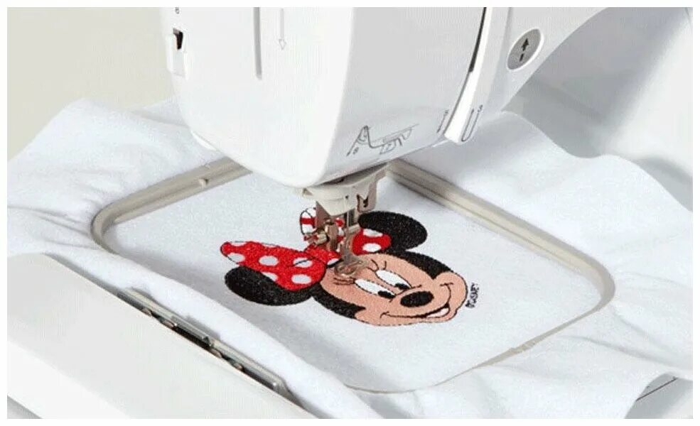 Вышивка швейной машинкой джаноме. Вышивальная машина brother 90e. Машинка которая вышивает рисунок. Brother pr-670e. Вышивка машинкой на ткани.