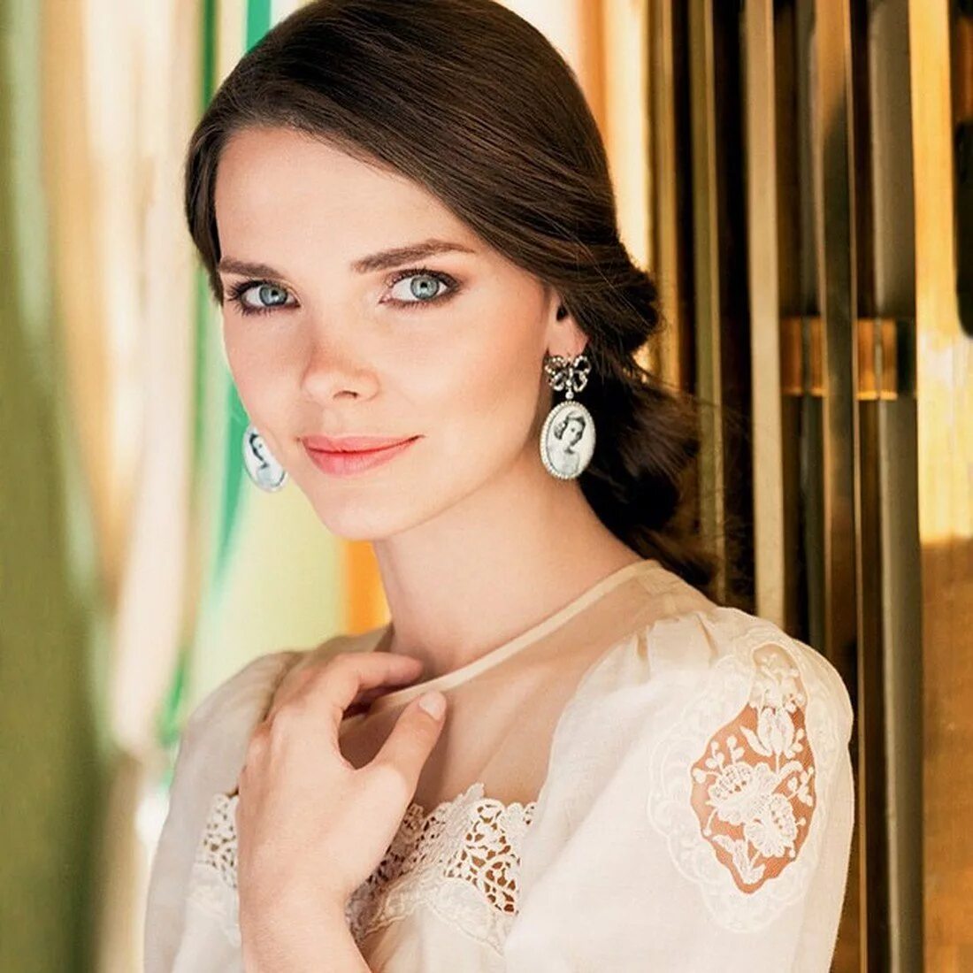 Елизавета боярская. Елизавета боярская фото. Сколько лет лизе боярской. Сколько лет лизе боярской. Лиза боярская с каре.