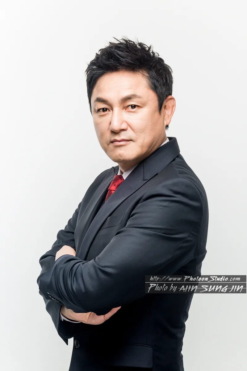 Мин ён чой. Юн чхан-ён 2022. Юн ен. Юн чхан-ён. Юн чхан ён актер.