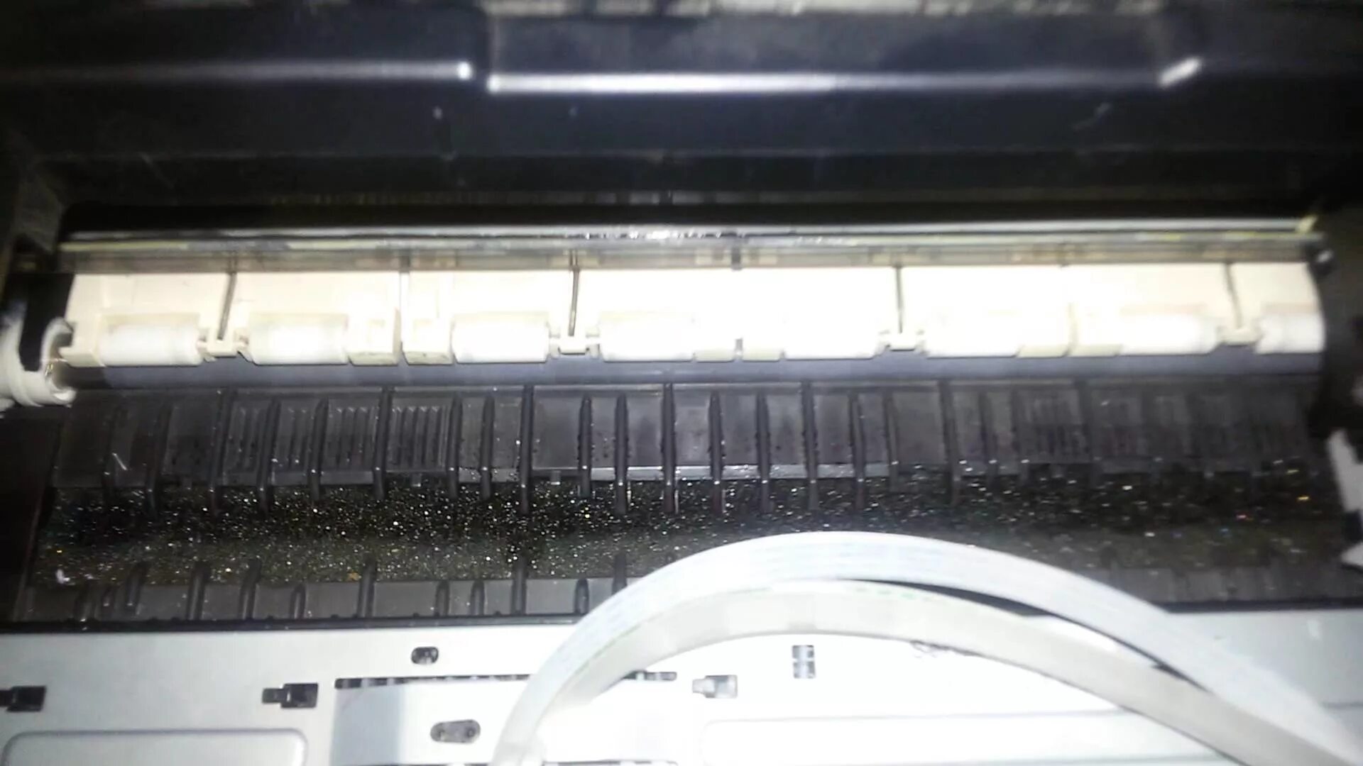 Почему принтер не захватывает бумагу. Принтер canon mg2540s не захватывает бумагу. принтер не захватывает бумагу canon mg4240. canon mg5740 не захватывает бумагу в принтере. canon mf4010 не захватывает бумагу.
