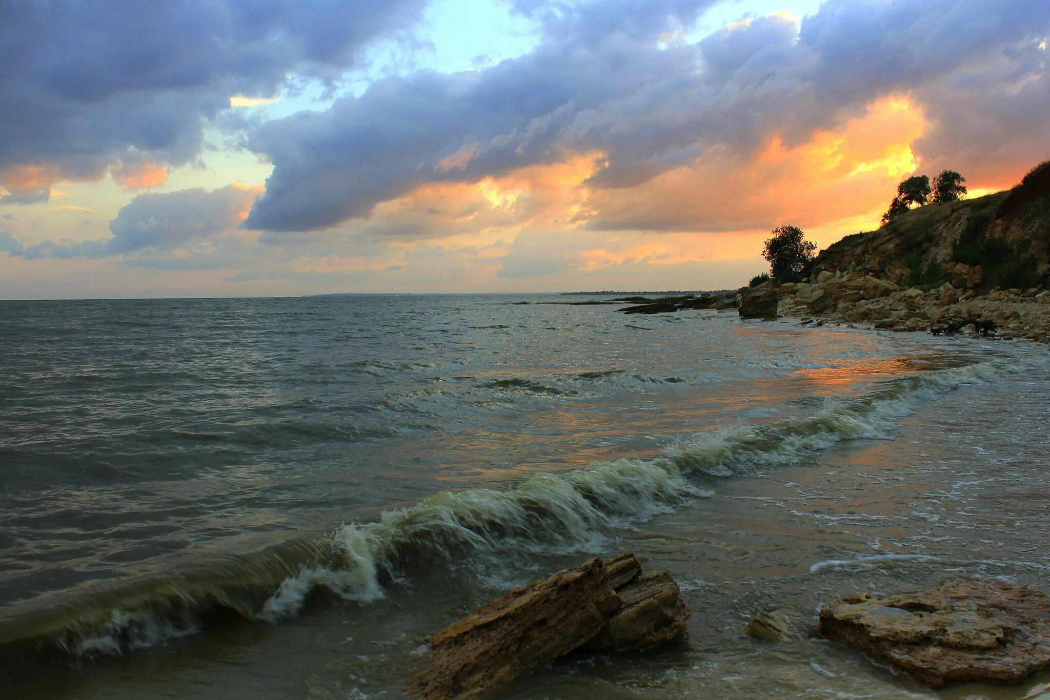 Станция морская Таганрог. Таганрог вид с моря. Таганрог море фото. Таганрог фото пляжей.