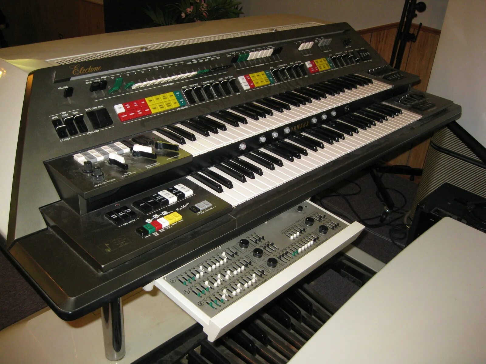 Yamaha Electone b55. Yamaha Synth. Yamaha KB-100a синтезатор. Yamaha Electone 02.