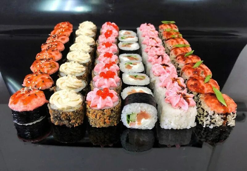 Бистро роллы. Суши бистро емельяново. Бистро роллы. Устрицы в упаковке блюфин. Сатоши суши сокол.