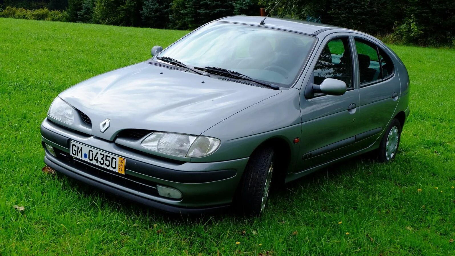 Renault 1997. Renault Megane 1997. Рено Меган седан 1997. Renault Megane 1. Рено Меган 1 1997.