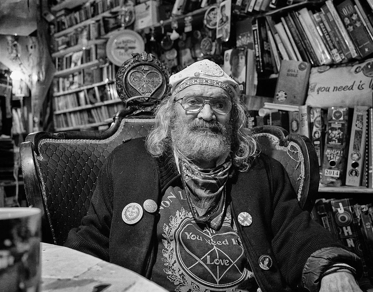 Коля васин. Коля васин. Коля васин молодой. Коля васин музей битлз. Коля васин битломан.