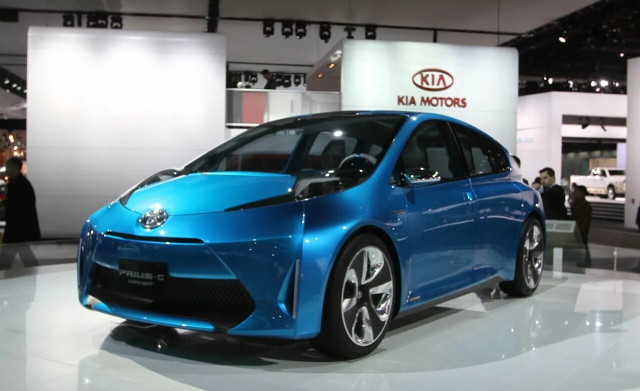 Приус 2015 года. Toyota Prius 2015. Toyota Prius c 2021. Toyota Prius Concept. Toyota Prius c Concept.