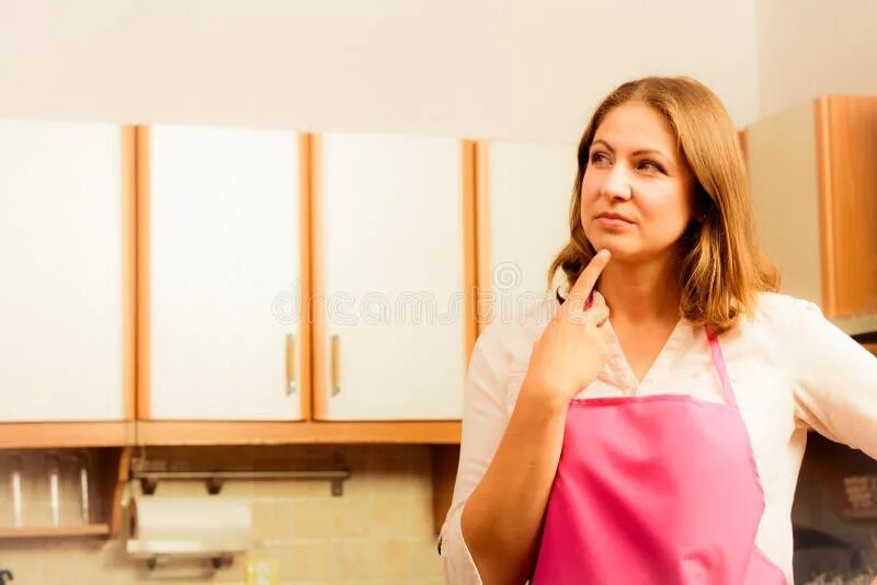 Красивая домохозяйка. She a housewife. She a housewife. Типичная домохозяйка. Домохозяйка.
