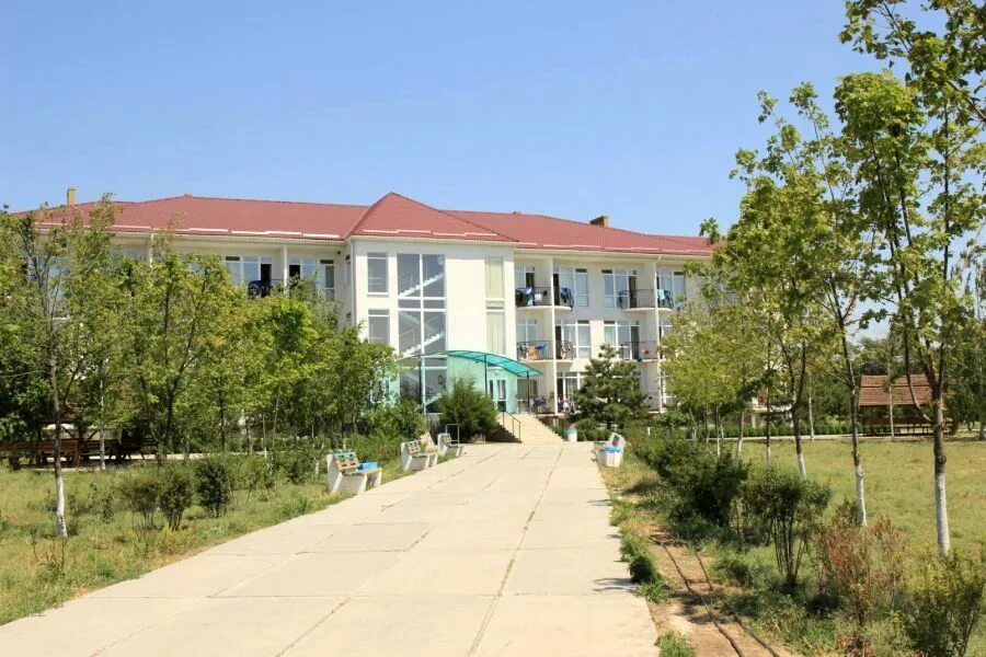 детский лагерь. бердянск пионерский лагерь факел. лагерь факел татарстан. факел детский оздоровительный. оздоровительный лагерь факел смоленск.