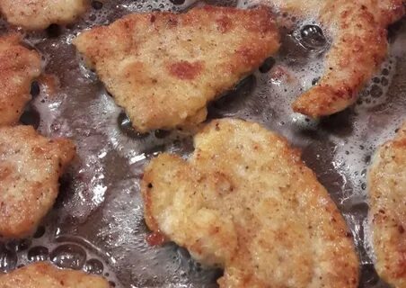 Куриные отбивные на сковороде в панировочных сухарях