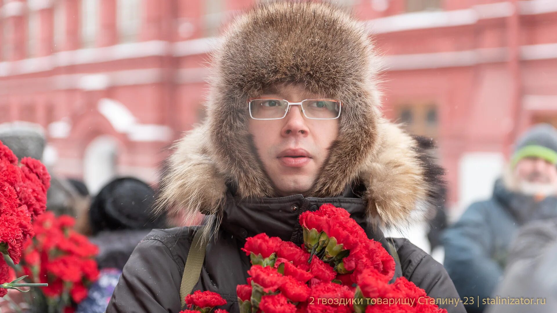 Гвоздики для сталина. Гвоздика товарищу Сталину. 2 Гвоздики товарищу Сталину. Сталин 2 гвоздики. 2 Гвоздики товарищу.