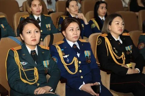 Немересі мен атасы жыныстық қатынасқа түсуде