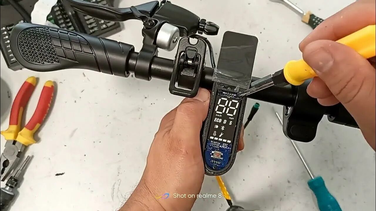 Электросамокат carmega crow. Вороны 8к. Электросамокат carmega crow 10. Электросамокат carmega crow 8. Электросамокат carmega crow 8 черный.