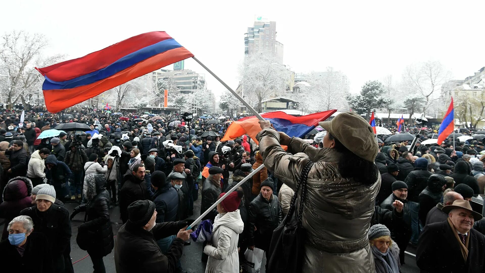 Пашинян против россии. Митинг Армении против Пашиняна. Протесты в Армении 2022. Протесты в Ереване. Армения революция 2018 Пашинян.