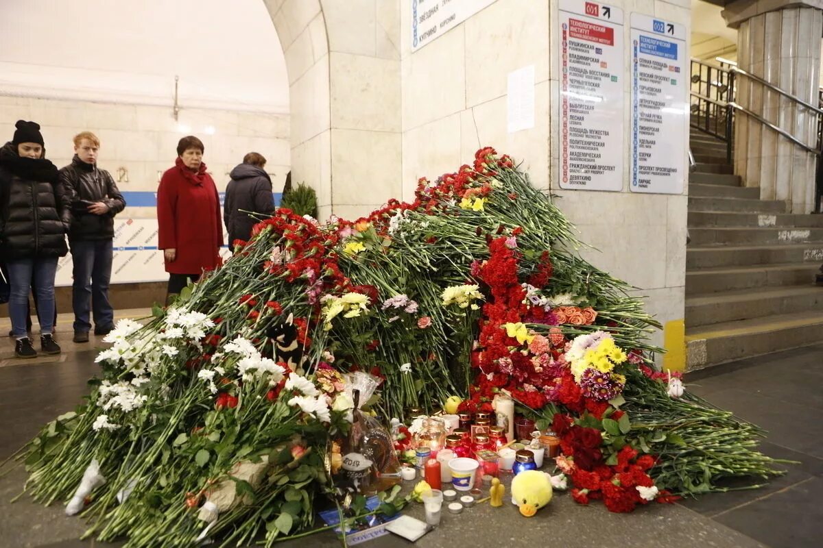 Теракт в питерском метро 2017. Теракт в Петербургском метрополитене (2017). Технологический институт Санкт-Петербург теракт. Взрыв в метрополитене Санкт-Петербурга 2017. Во сколько произошел теракт вчера