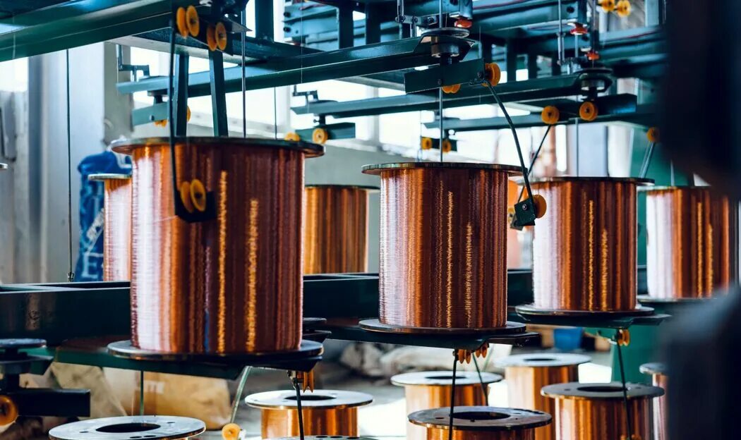 Медная катанка угмк. Производство меди. Стан для волочения проволоки chinetti bt180. Волочилка медной катанки. Проволока алюминиевая (амц) диаметром 1,4-1,8 мм.