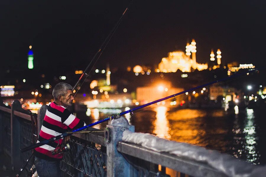Улицы москвы сейчас. Стамбул ситуация сегодня для туристов. Последние новости стамбула для туристов. Молодежь стамбула. Жизнь в стамбуле фото.