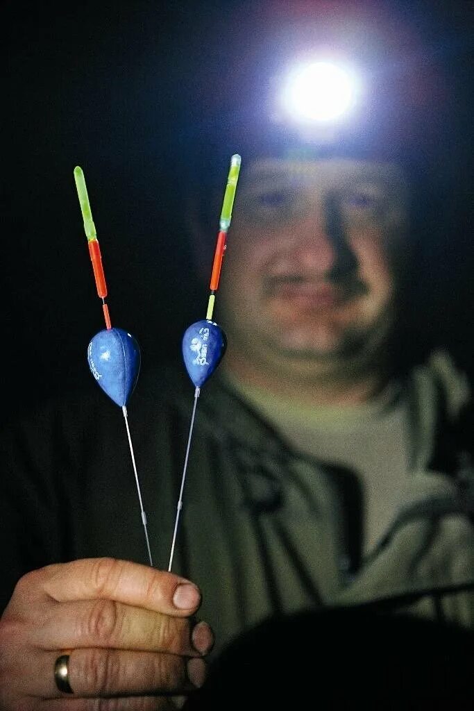 Электродные поплавки для ночной рыбалки. Поплавок dream bass светящийся 1. Рыболовные светлячки на поплавке. Алиэкспресс светящийся светодиодный поплавок для рыбалки. Ночная рыбалка на поплавок.