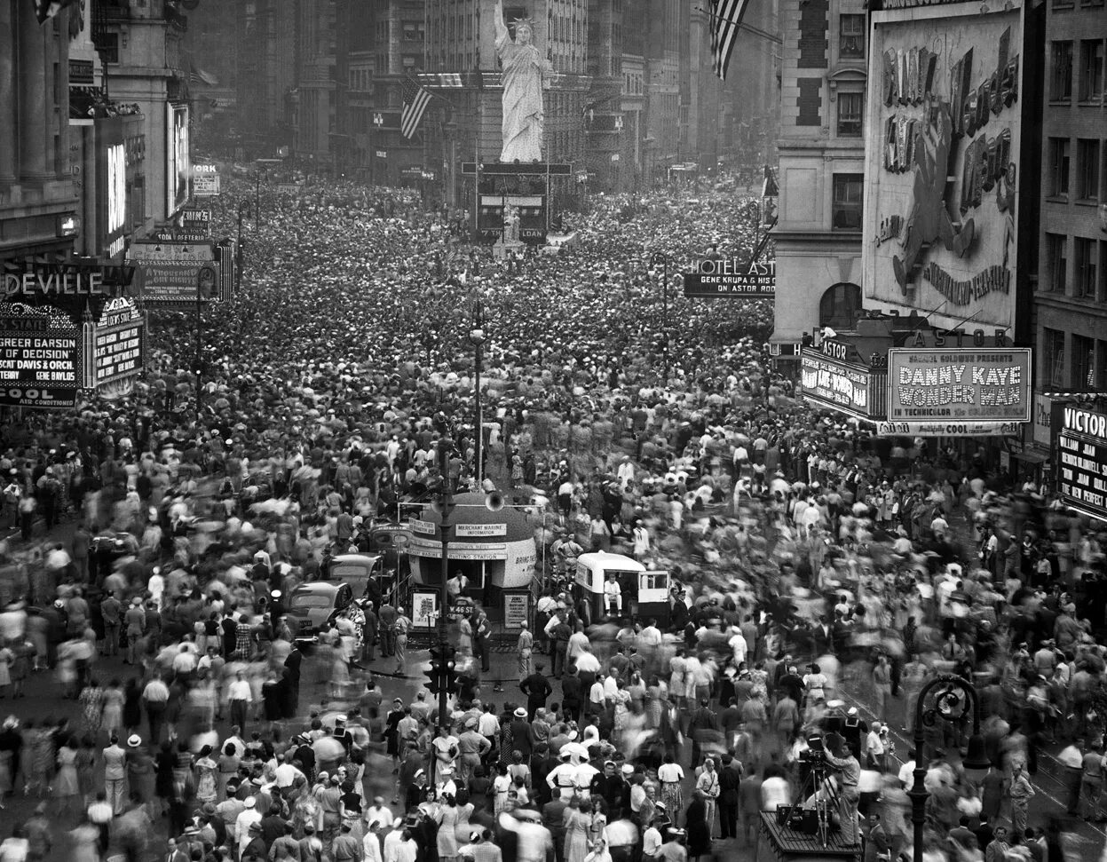 Мировой после. Нью Йорк 1945. Таймс-сквер в Нью-Йорке 1940. Нью Йорк Таймс 1945. Япония 1940.