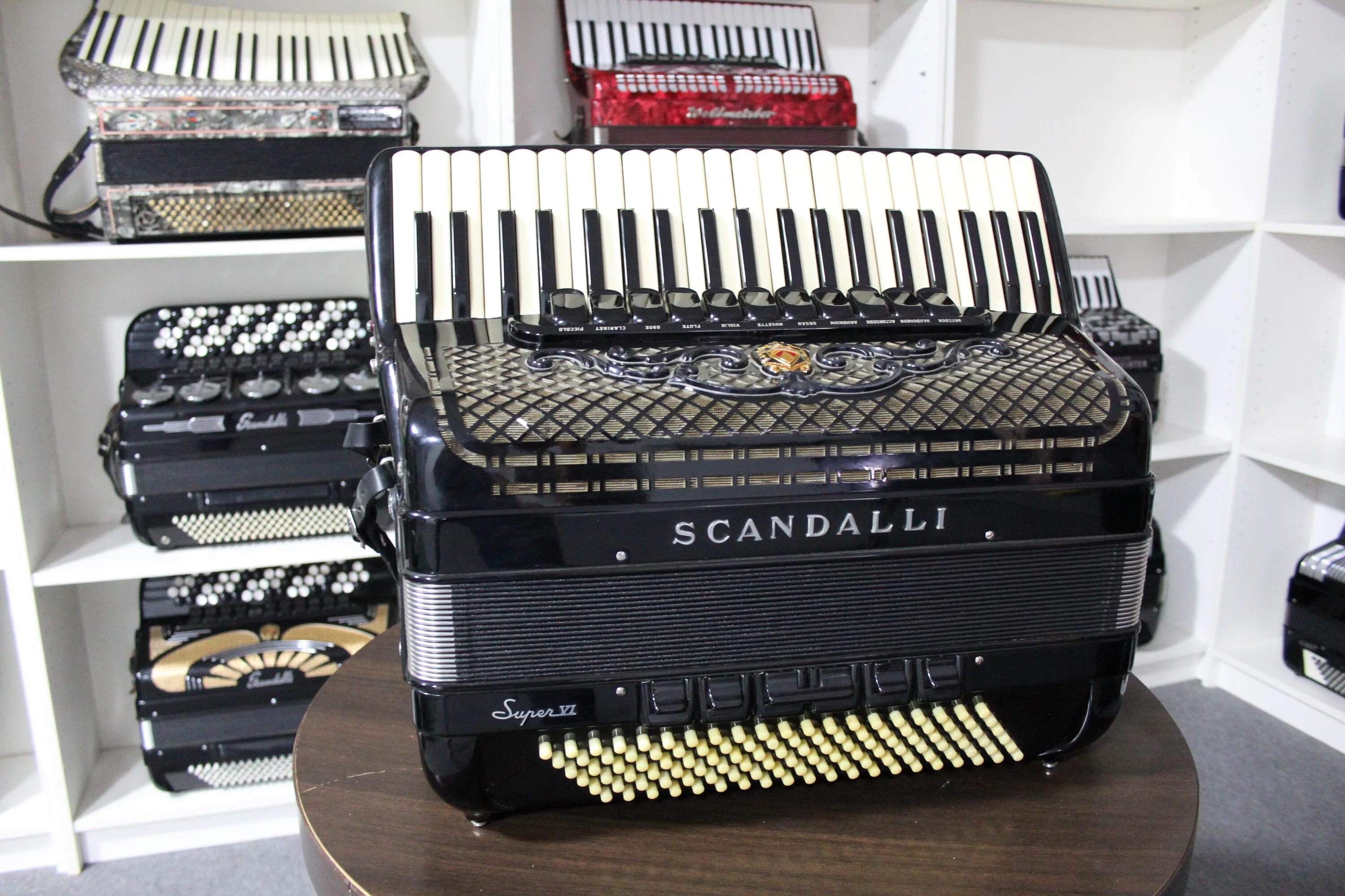 Аккордеон Scandalli super 6. Аккордеон Scandalli Accordion. Баян Scandalli c 342 j. Баян Scandalli extreme. Авито куплю аккордеон бу