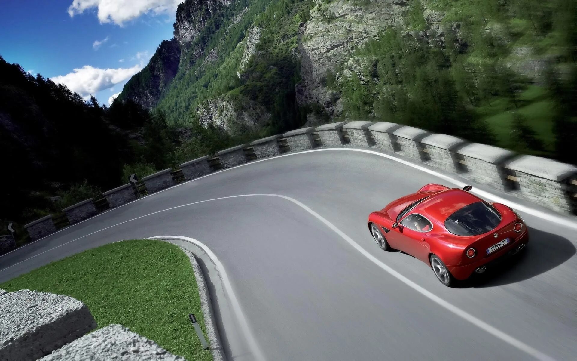 Обои Alfa Romeo c8. Машина на дороге. Поворот автомобиля. Автомобиль в горах. Поворот машина слушать