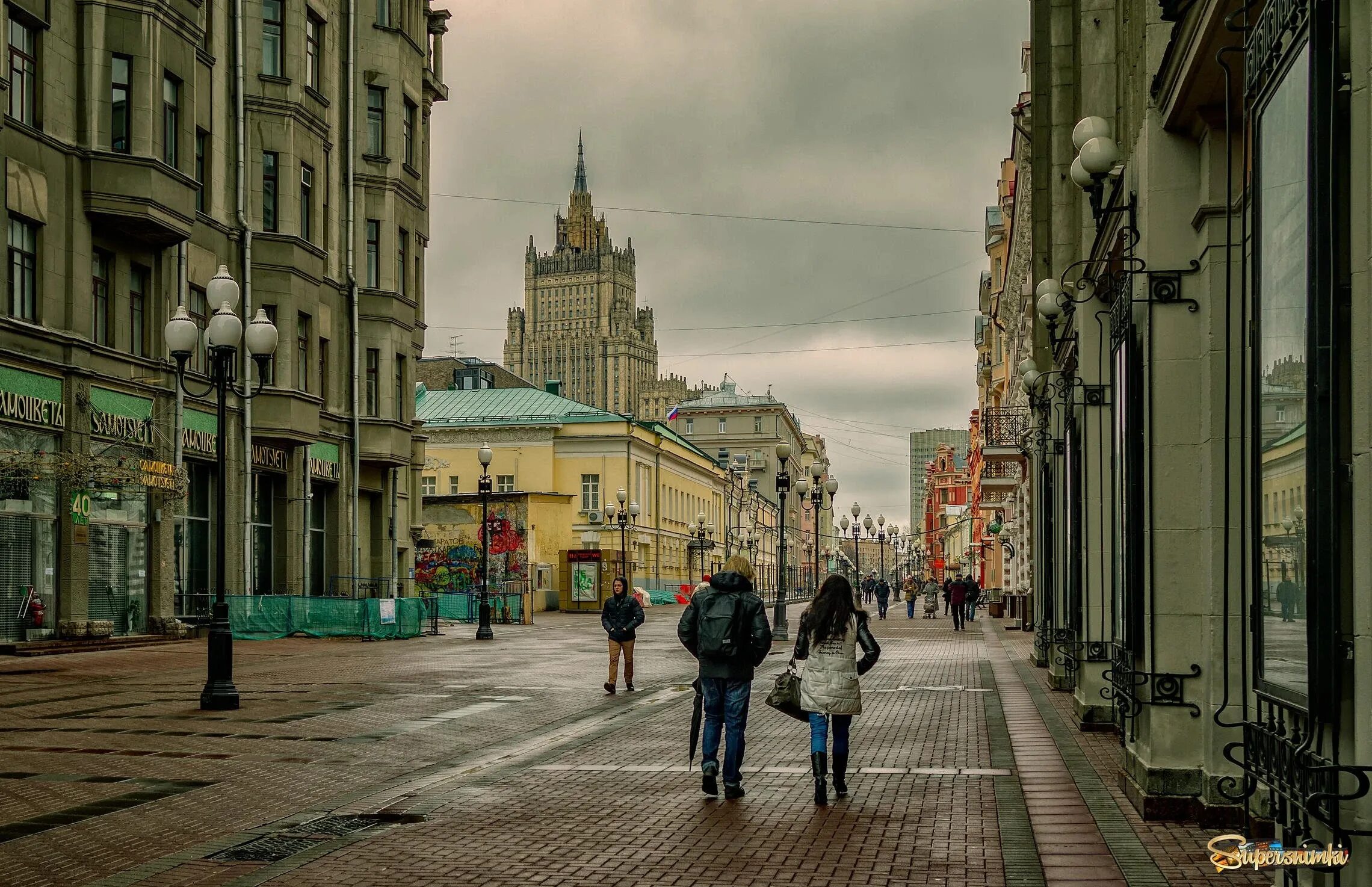 Улица Арбат в Москве. Старый Арбат и новый Арбат. Старый Арбат пешеходная улица. Арбатская улица Москва. Арбатский город