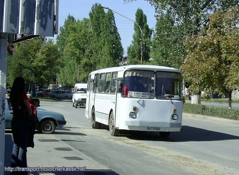 Ростов новочеркасск 350 автобуса. 109 Автобус ЛАЗ Новочеркасск. Автобусы в Новочеркасске старые. Маршрутки Новочеркасск. Автобус Ростов Новочеркасск.