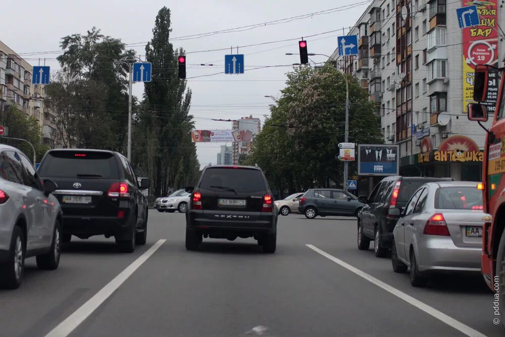 Дорожная разметка 1. Знак движение по полосам. 15. Движение по полосам в городе. 1 на разделительной полосе.