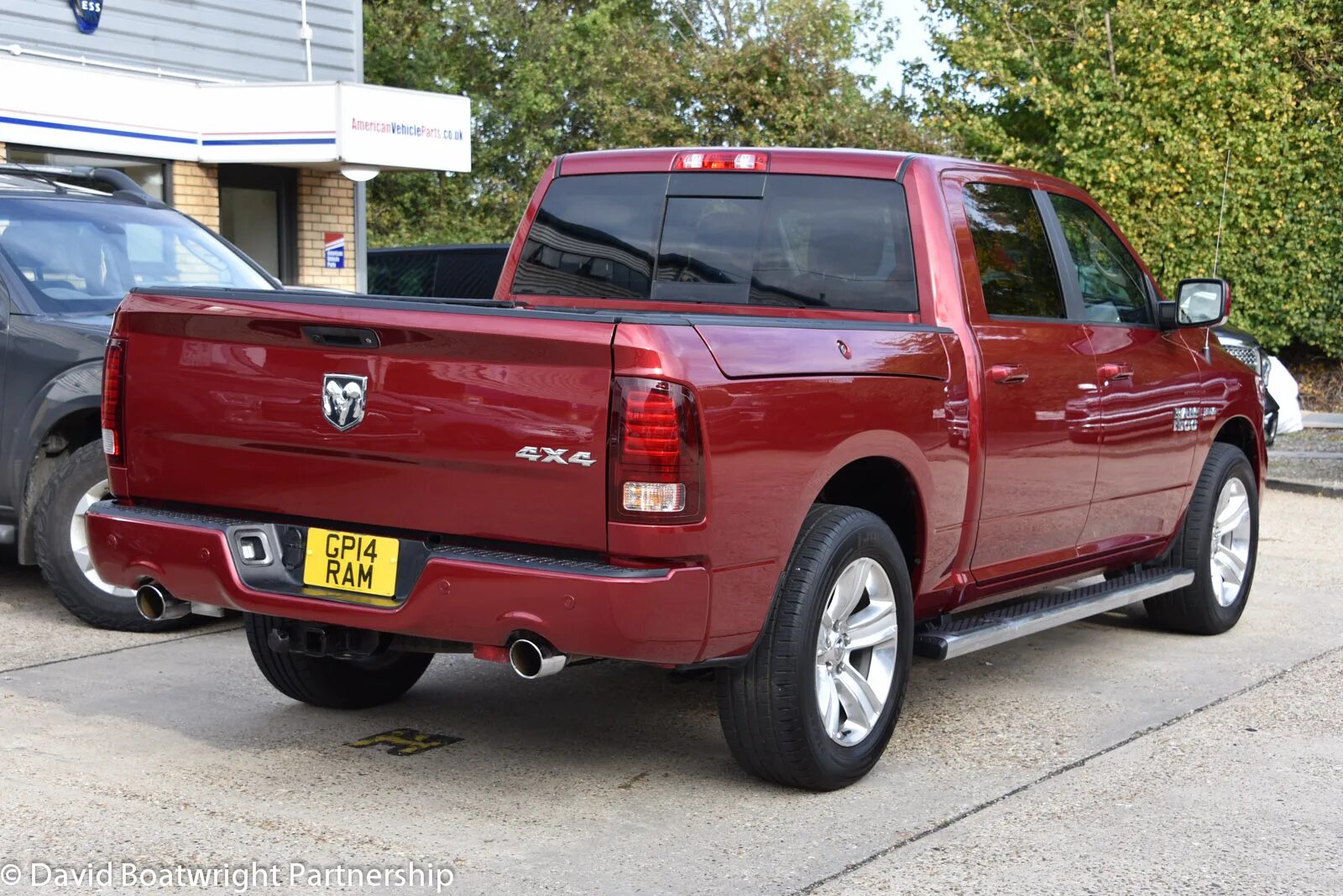 Ram box. Додж рам рамбокс. Рамбокс на dodge Ram. Ram 1500 Sport кунг. Dodge Ram кунг.