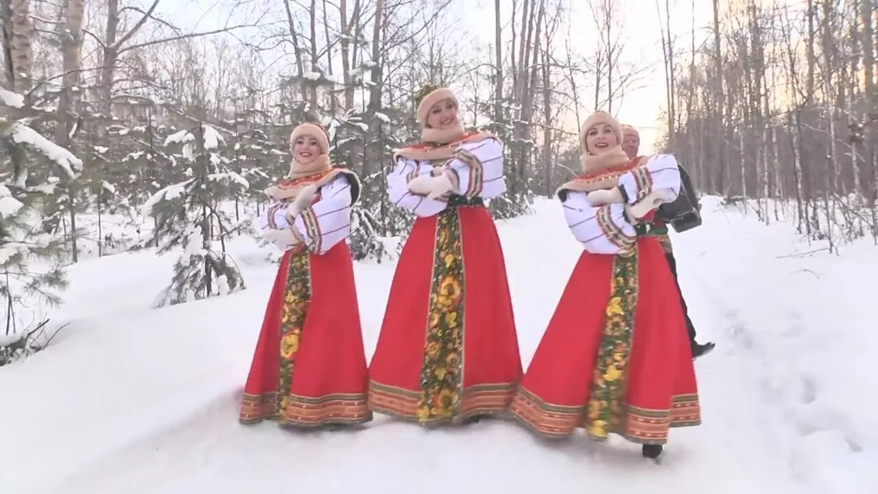 Ансамбль зимы. Зимний хоровод. русский народный зимний костюм. русские красавицы хоровод. ансамбль народной песни.