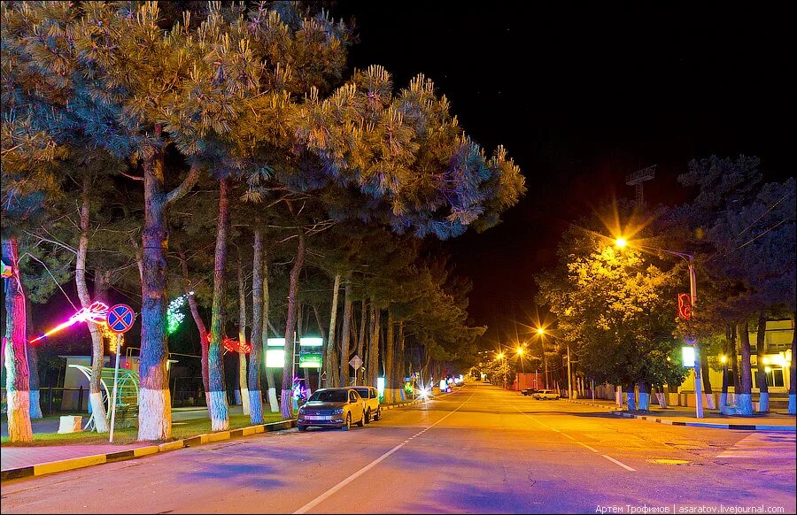 кабардинка набережная ночью 2023. геленджик кабардинка, эйфелева башня. кабардинка эйфелева башня. кабардинка ночью. ночная кабардинка 2023.