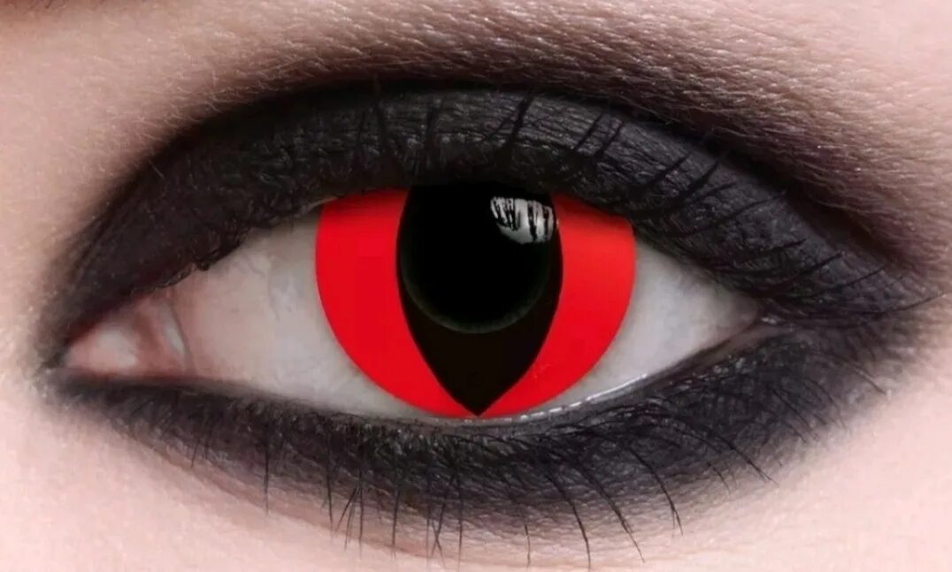 ярко красные зрачки