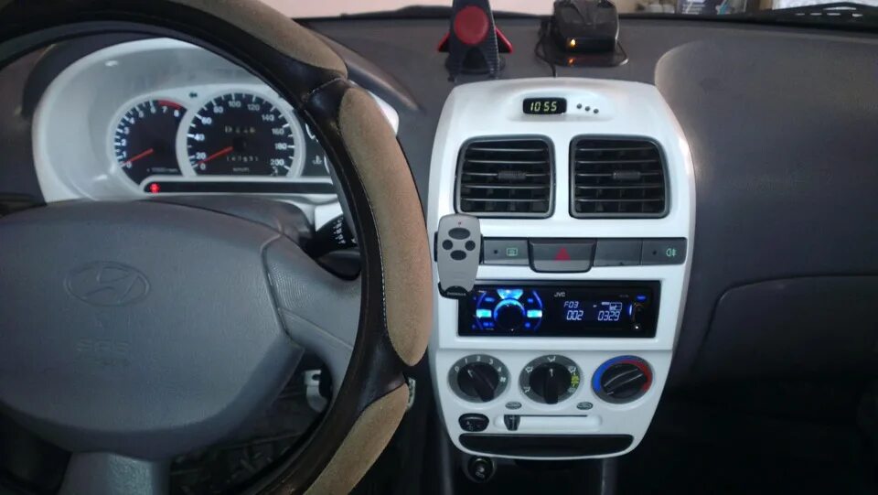 Эволюция приборной панели accent - Hyundai Accent (2G), 1,5 л, 2008 года стайлин