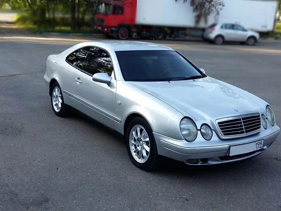 Купить мерседес 208. Мерседес w208 купе. Mercedes Benz CLK w208. Mercedes CLK-class w208. Mercedes-Benz clk230 1999.