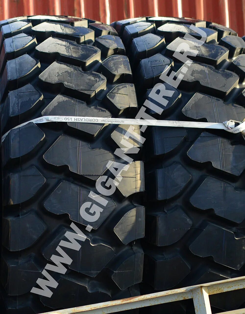 Шина 33 во владимире. Шина 33.00r51. 27.00R49 Bridgestone *** VMTP e4. 33.00R51 Bridgestone. 33.00R51.